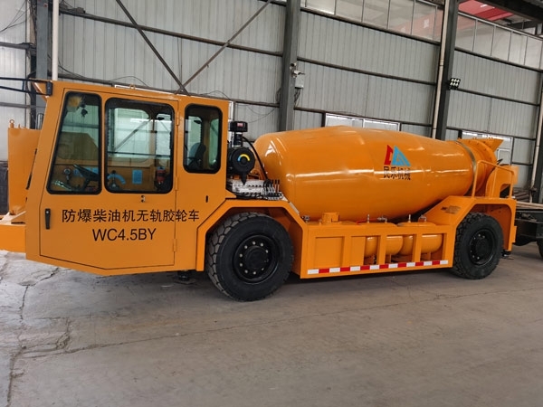 礦用濕噴臺(tái)車(chē)，礦用混凝土泵，礦用攪拌機(jī)發(fā)貨