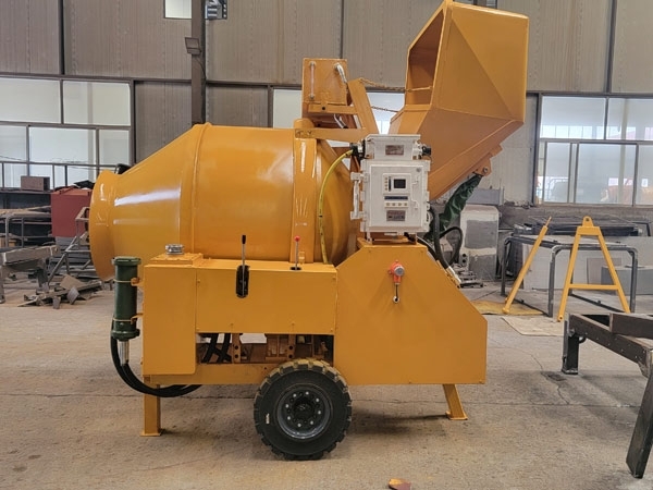 礦用濕噴臺(tái)車(chē)，礦用混凝土泵，礦用攪拌機(jī)發(fā)貨
